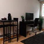Citycenter Apartment With Parking